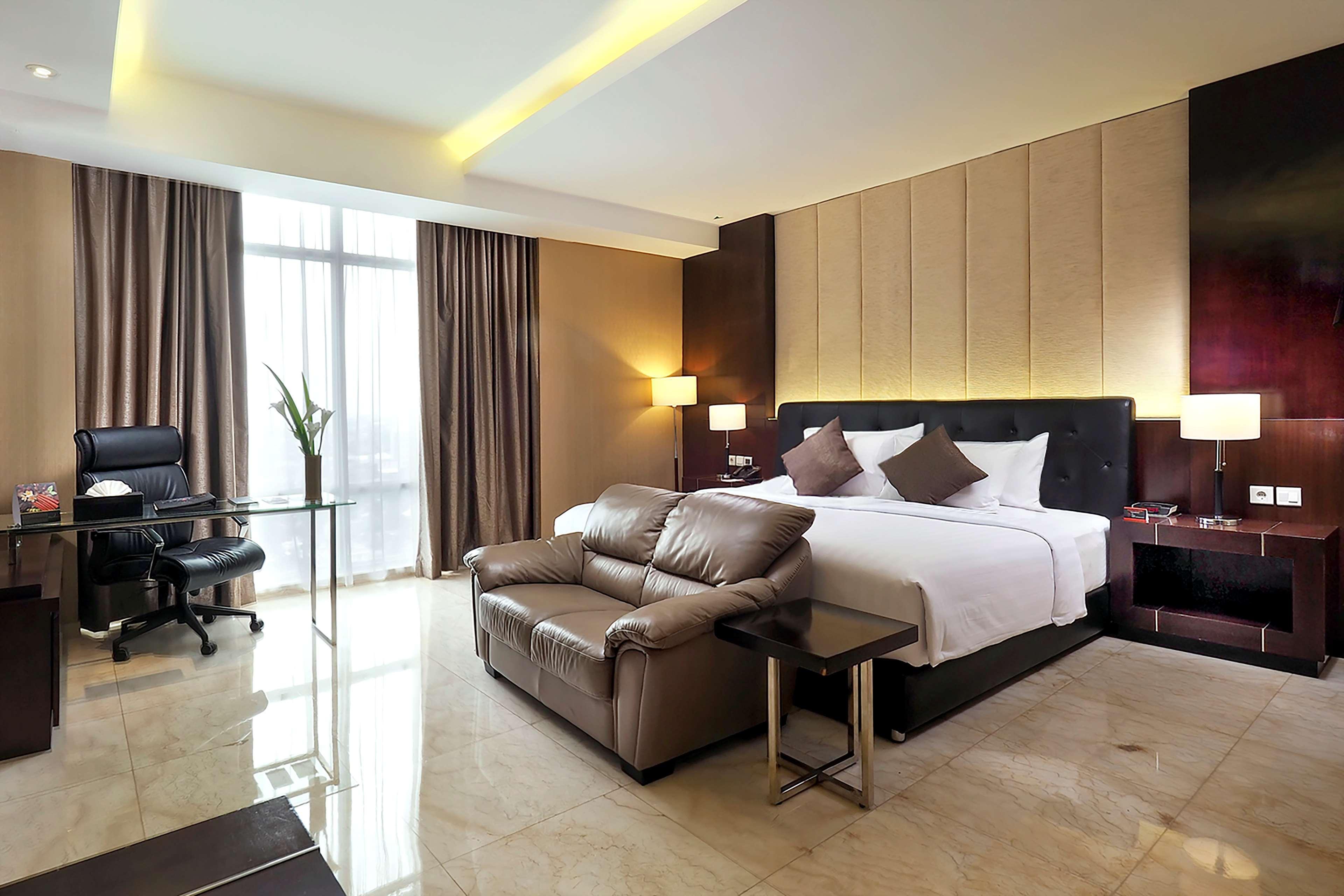 เบสต์ เวสเทิร์น พรีเมียร์ โซโล บารู Hotel Surakarta  ภายนอก รูปภาพ