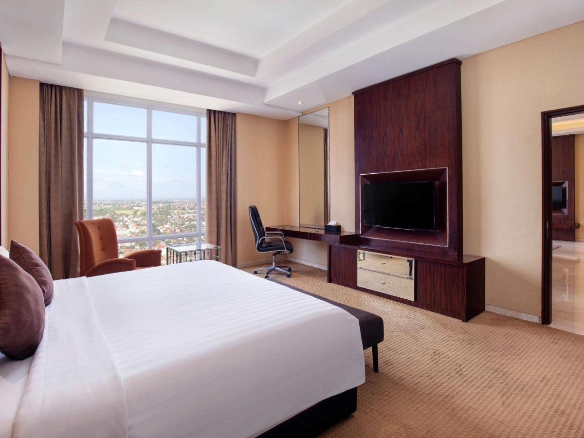 เบสต์ เวสเทิร์น พรีเมียร์ โซโล บารู Hotel Surakarta  ภายนอก รูปภาพ