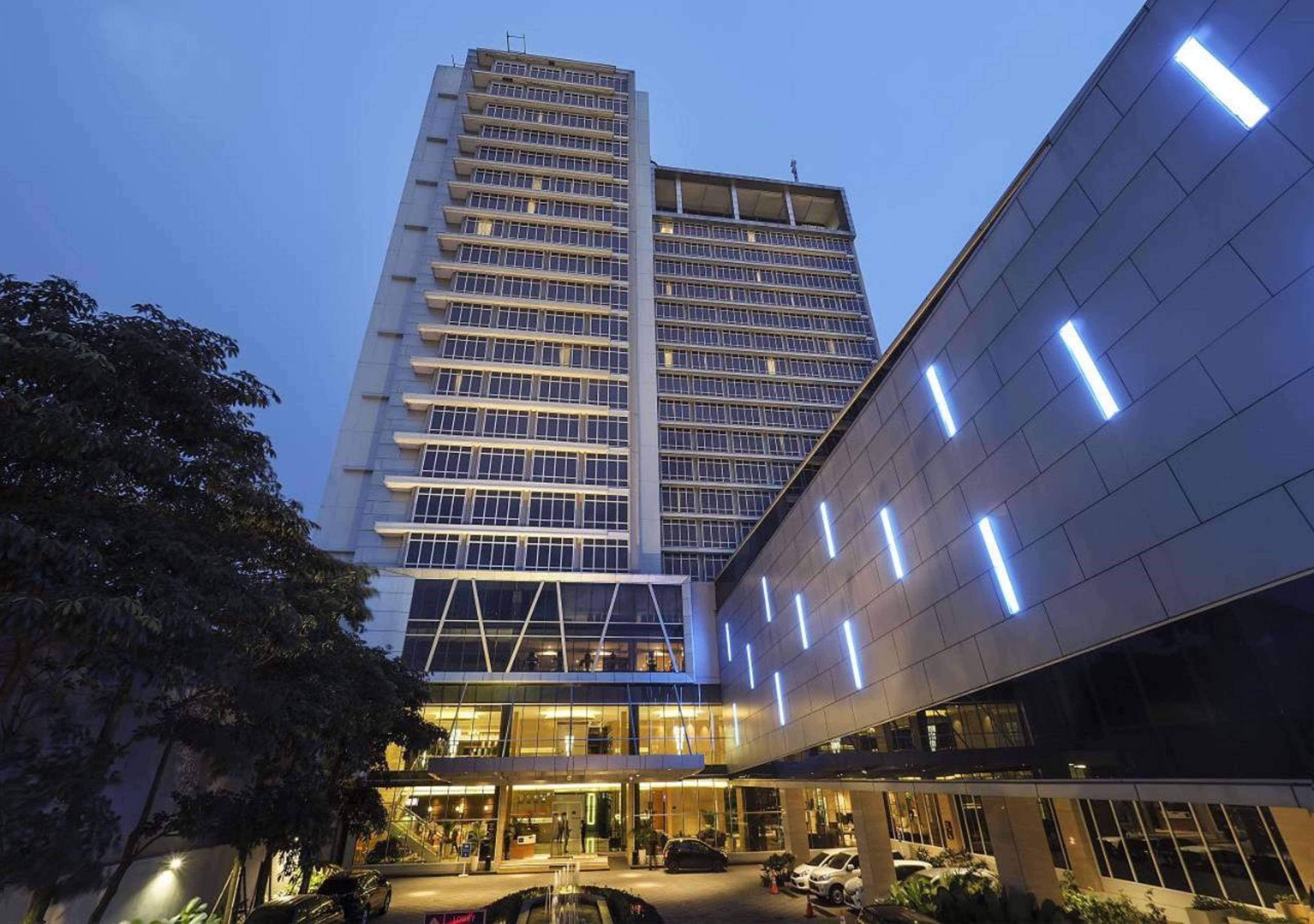 เบสต์ เวสเทิร์น พรีเมียร์ โซโล บารู Hotel Surakarta  ภายนอก รูปภาพ